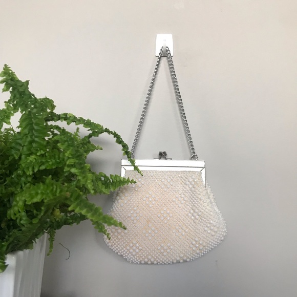 Clutch - Picture 1 of 7